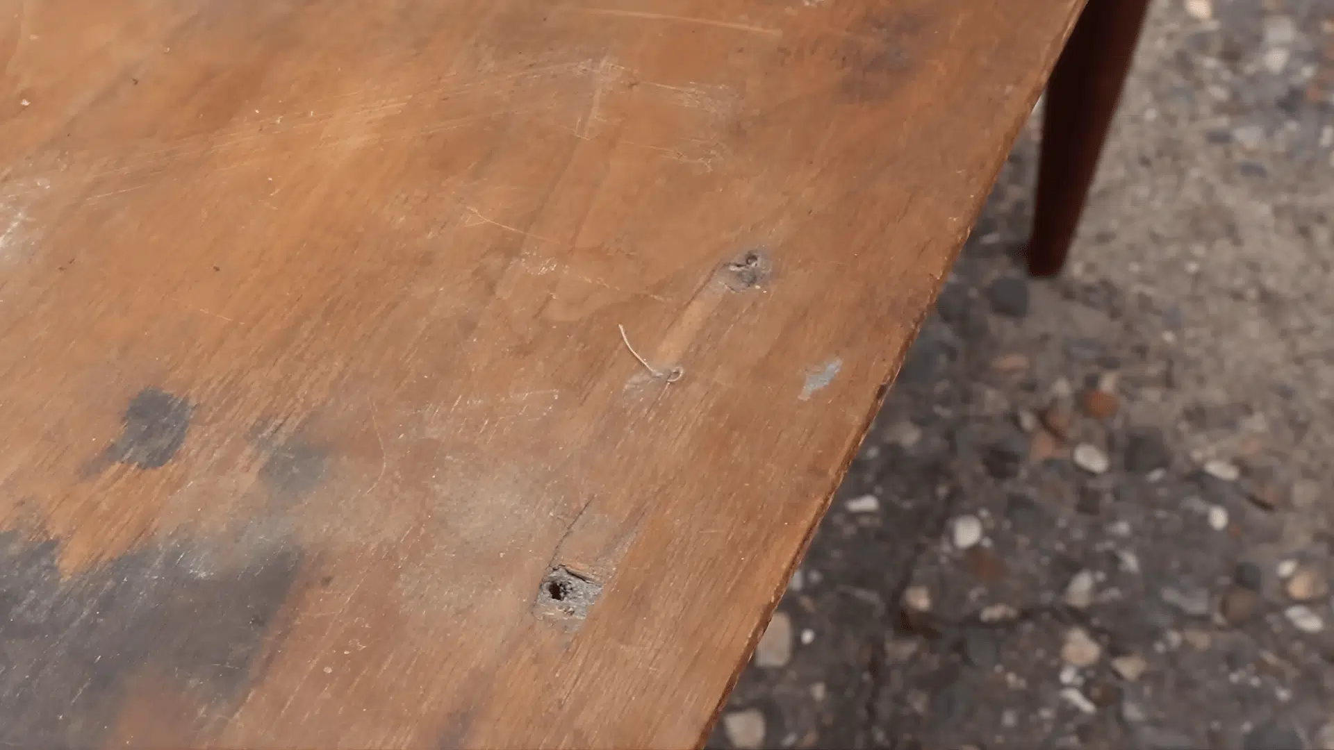 refinish-table-in-easy-way
